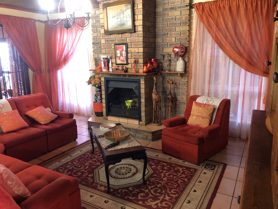 4 Bedroom Property for Sale in Gustrouw Western Cape